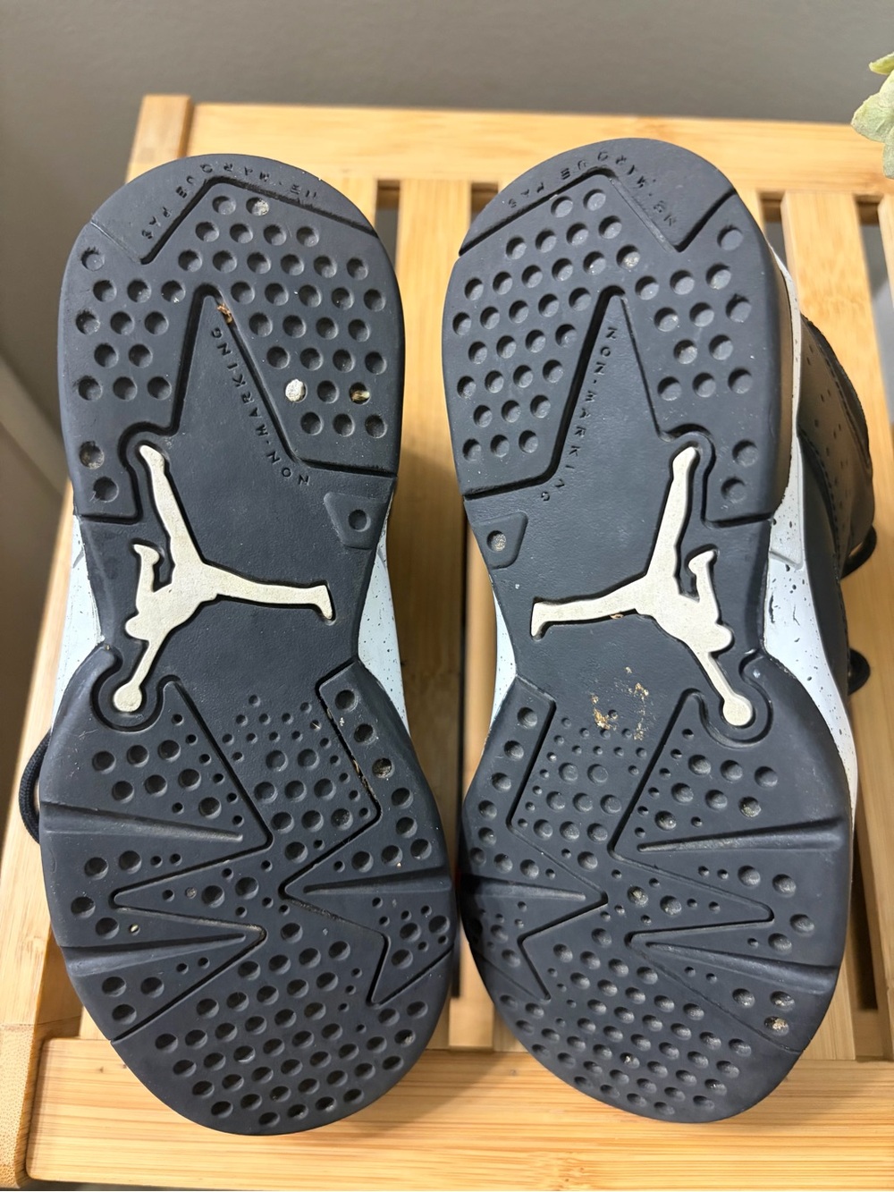 Jordan Flight Club ‘91 with White Speckled Midsole Kids 11c - Picture 8 of 9